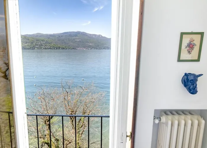 Stunning Architectural With Direct Access To Willa Leggiuno