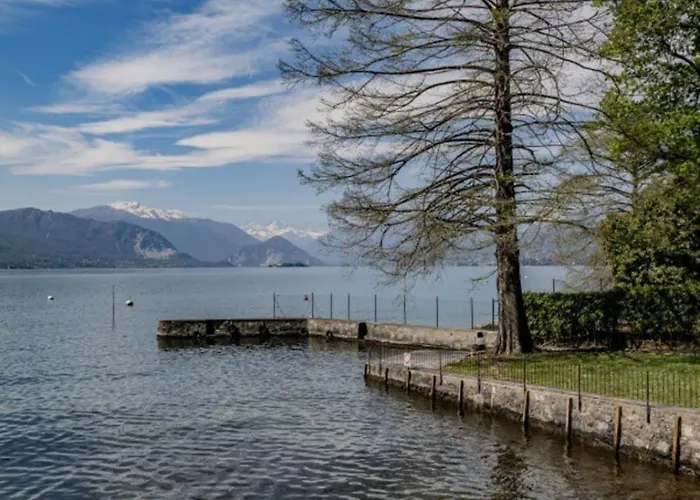 Stunning Architectural With Direct Access To * Leggiuno