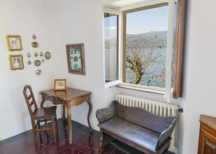 Stunning Architectural With Direct Access To Willa