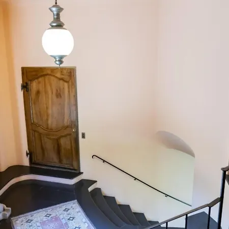 Villa Stunning Architectural With Direct Access To *