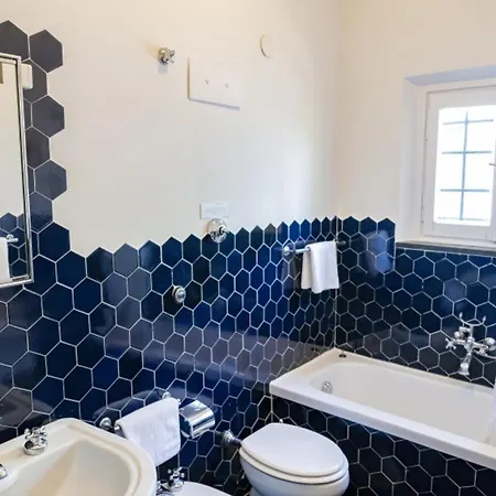 Villa Stunning Architectural With Direct Access To