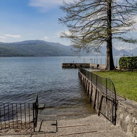 Stunning Architectural With Direct Access To * Leggiuno