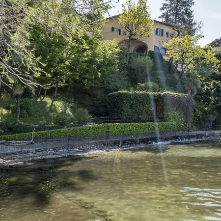 Villa Stunning Architectural With Direct Access To *