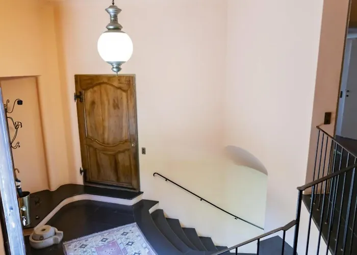 Willa Stunning Architectural With Direct Access To *