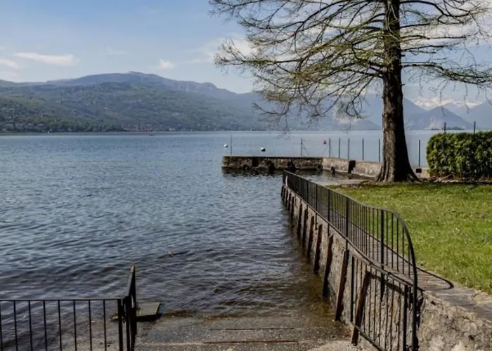 Stunning Architectural With Direct Access To * Leggiuno