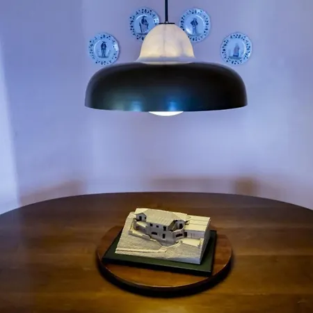 Villa Stunning Architectural With Direct Access To *