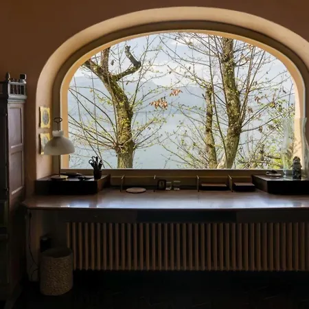 Villa Stunning Architectural With Direct Access To *