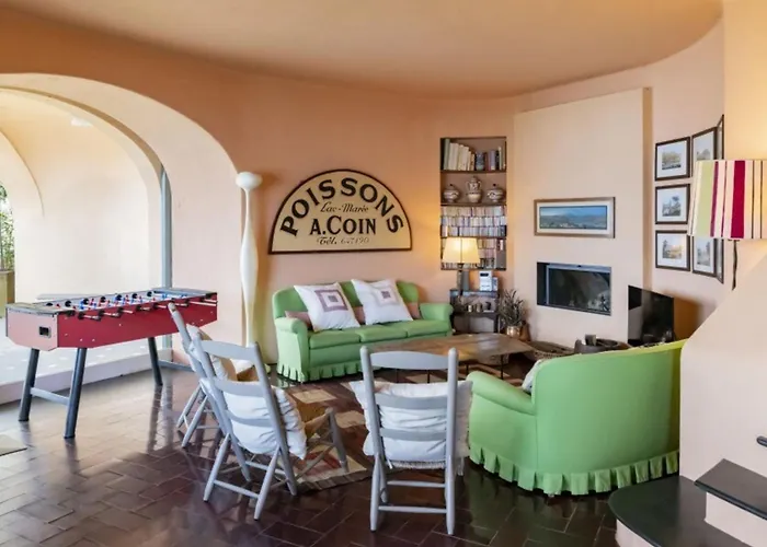 Stunning Architectural With Direct Access To