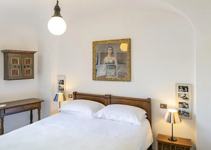 Stunning Architectural With Direct Access To Leggiuno